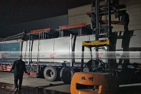 公交候車(chē)亭材料是候車(chē)亭報價(jià)主要原因
