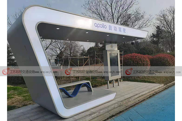 新款公交候車(chē)亭功能多樣外觀(guān)好看體驗也是非常棒